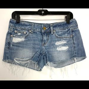 Women's American Eagle distressed jean shorts Size 2